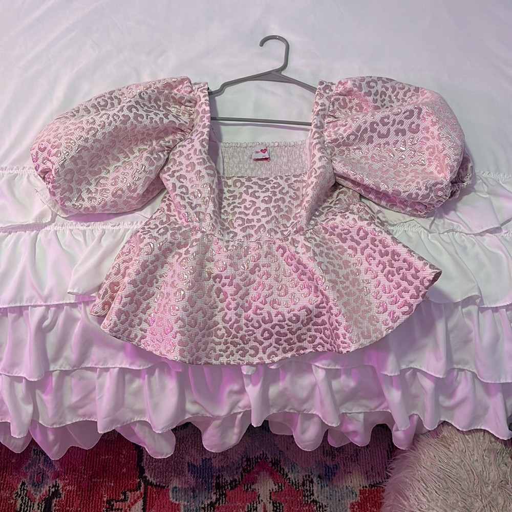 Buddy Love Pink and White Cheetah Print Tiered Bubble Top- Size Small